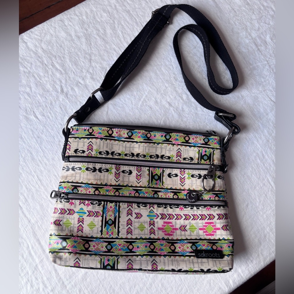 Sakroots Artist Circle Crossbody Bag Aztec Tribal Multi Pocket Adjustable